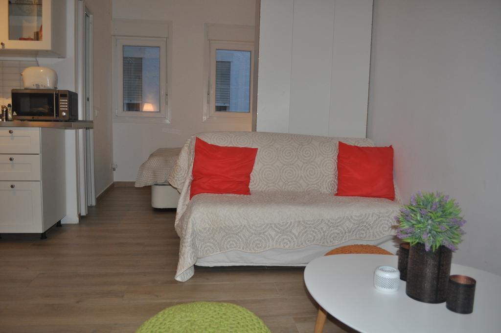 Apartament Ronda De Segovia Madryt Zewnętrze zdjęcie