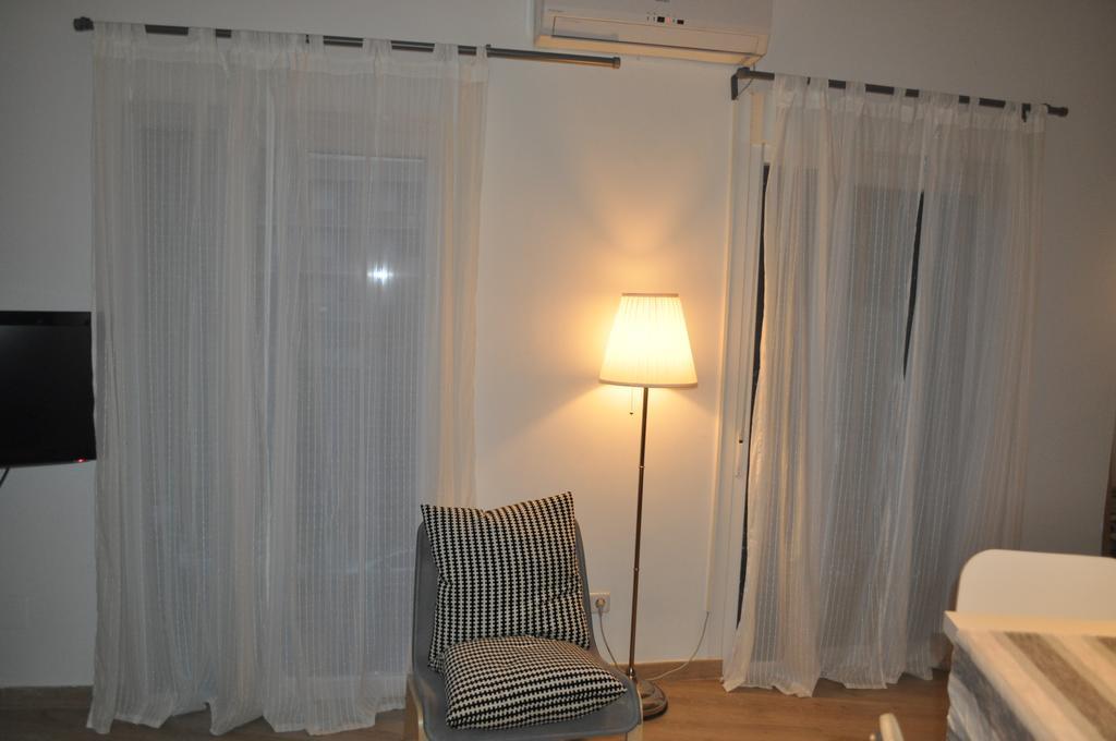 Apartament Ronda De Segovia Madryt Zewnętrze zdjęcie