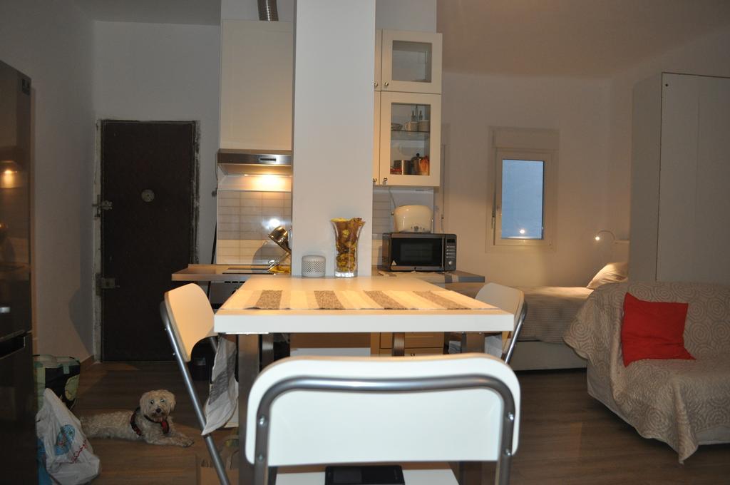 Apartament Ronda De Segovia Madryt Zewnętrze zdjęcie