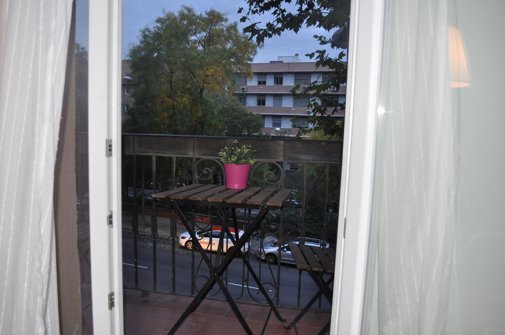 Apartament Ronda De Segovia Madryt Zewnętrze zdjęcie